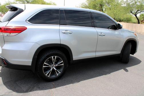 Silver 2019 Toyota Highlander LE