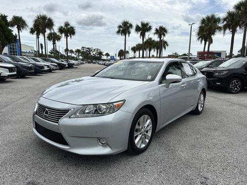 2015 Lexus ES 300h Base