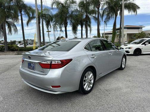 2015 Lexus ES 300h Base