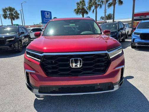2025 Honda Pilot Touring 8-Passenger