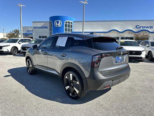 2025 Nissan Kicks SR