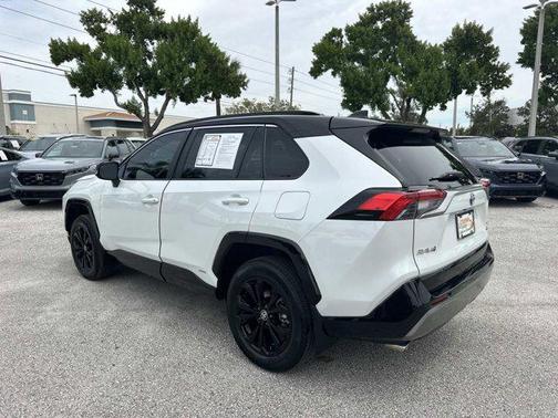 2023 Toyota RAV4 Hybrid SE