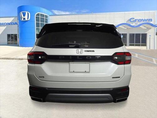 2025 Honda Pilot Touring 8-Passenger