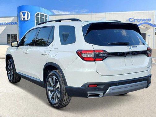 2025 Honda Pilot Touring 8-Passenger