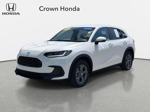 Platinum White Pearl 2026 Honda HR-V LX