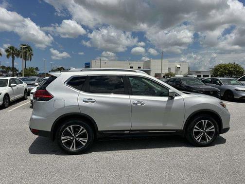 2017 Nissan Rogue SL