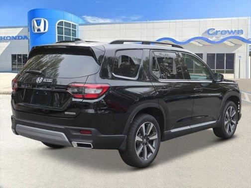 2025 Honda Pilot Touring 8-Passenger