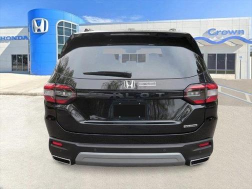 2025 Honda Pilot Touring 8-Passenger