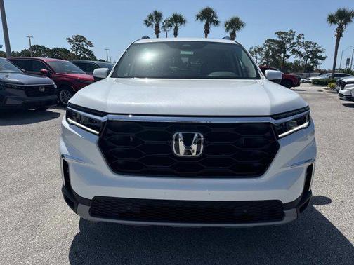 2025 Honda Pilot Touring 8-Passenger