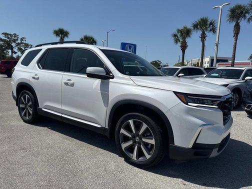 2025 Honda Pilot Touring 8-Passenger