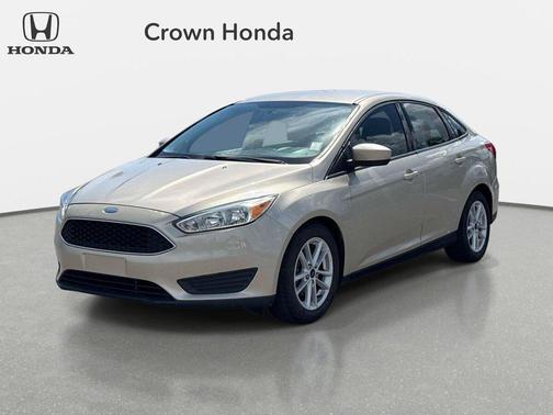 WHITE GOLD 2018 Ford Focus SE