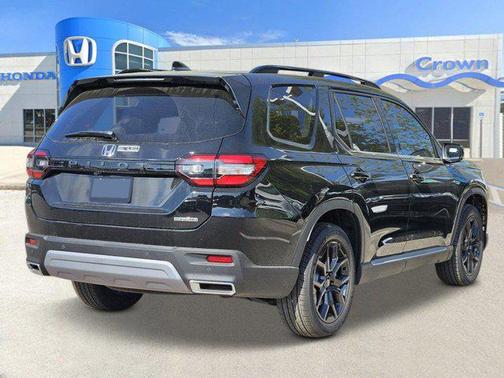2025 Honda Pilot Touring 8-Passenger
