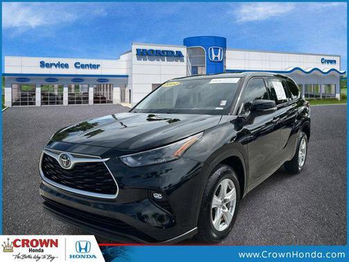 2022 Toyota Highlander LE