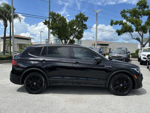 2022 Volkswagen Tiguan 2.0T SE R-Line Black