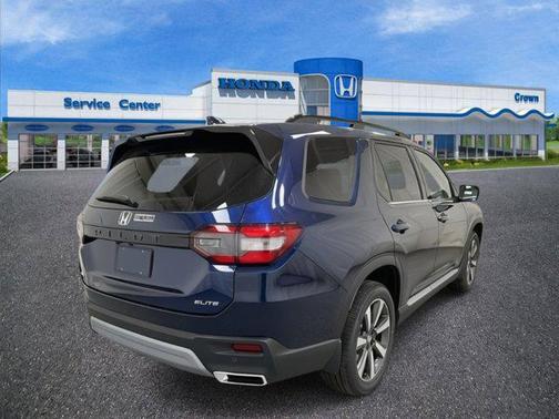 2025 Honda Pilot Touring 8-Passenger