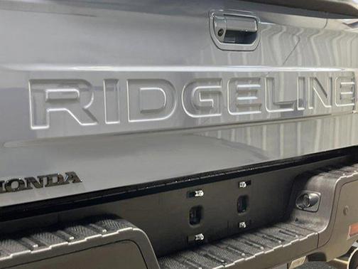 Sonic Gray Pearl 2026 Honda Ridgeline Black