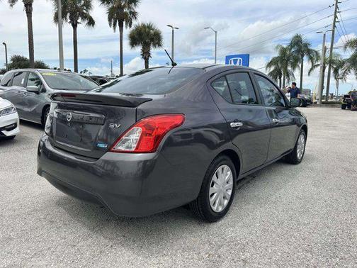 2015 Nissan Versa 1.6 SV