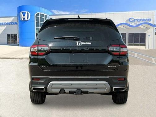 2025 Honda Pilot Touring 8-Passenger