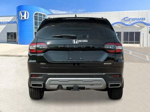 2025 Honda Pilot Touring 8-Passenger