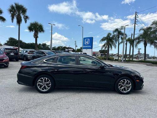 2022 Hyundai SONATA SEL