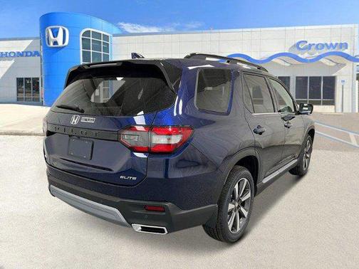2025 Honda Pilot Touring 8-Passenger