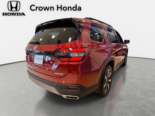 2025 Honda Pilot Touring 8-Passenger