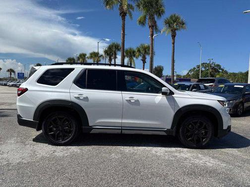 2025 Honda Pilot Touring 8-Passenger