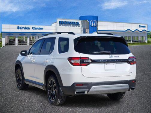 2025 Honda Pilot Touring 8-Passenger