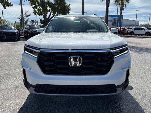 2025 Honda Pilot Touring 8-Passenger