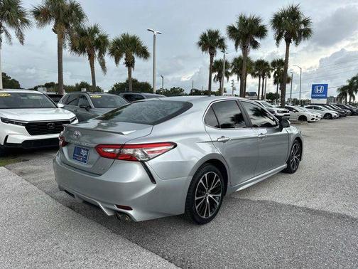 2018 Toyota Camry SE