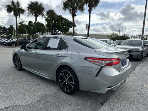 2018 Toyota Camry SE