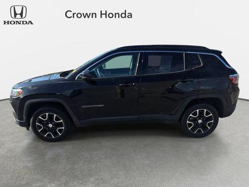 Diamond Black Crystal Pearlcoat 2022 Jeep Compass Latitude