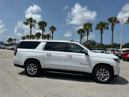 2023 Chevrolet Suburban Premier