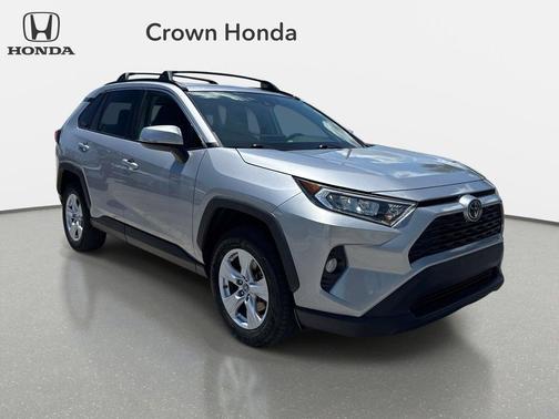 Silver Sky Metallic 2019 Toyota RAV4 XLE