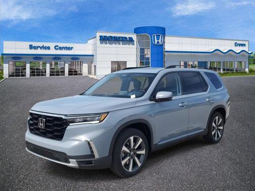 2025 Honda Pilot Touring 8-Passenger