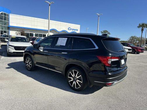 2022 Honda Pilot Touring 8-Passenger