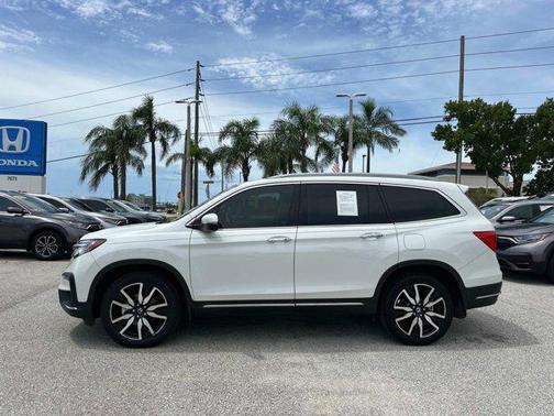 2022 Honda Pilot Touring 8-Passenger