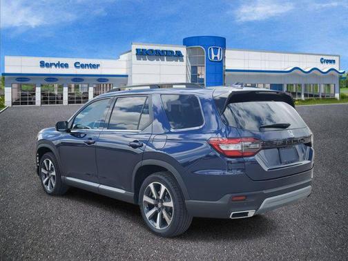 2025 Honda Pilot Touring 8-Passenger