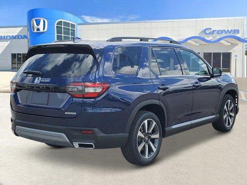 2025 Honda Pilot Touring 8-Passenger