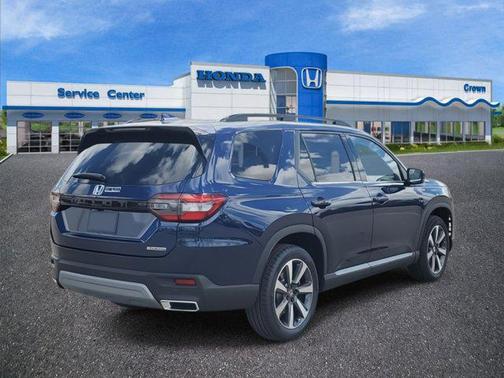 2025 Honda Pilot Touring 8-Passenger