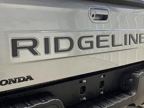Solar Silver Metallic 2026 Honda Ridgeline RTL