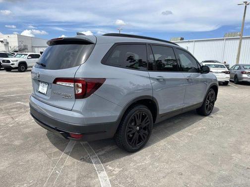 2022 Honda Pilot AWD Black Edition