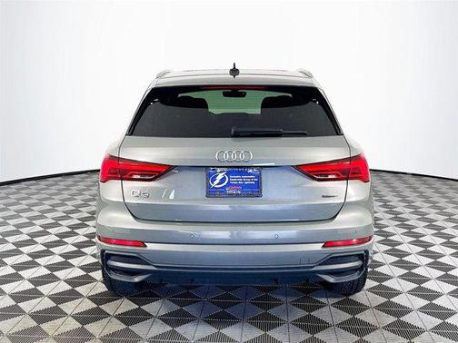 2024 Audi Q3 Premium 45 TFSI S line quattro Tiptronic