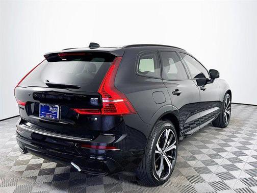2025 Volvo XC60 Plug-In Hybrid Ultra, T8 AWD Electric/Gasoline, Dark