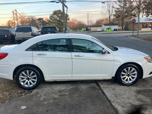 2013 Chrysler 200 Limited