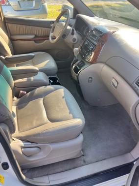 2004 Toyota Sienna XLE