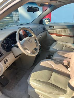 2004 Toyota Sienna XLE