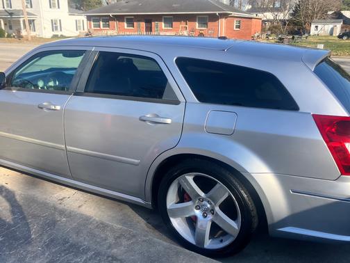 2006 Dodge Magnum SRT8