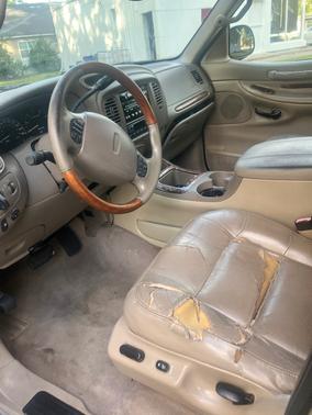 2000 Lincoln Navigator Base