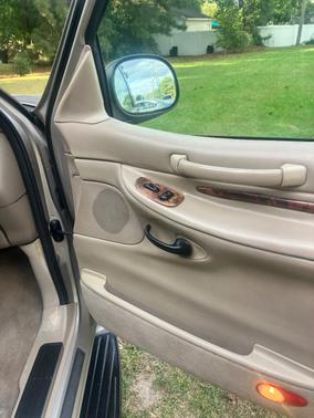 2000 Lincoln Navigator Base